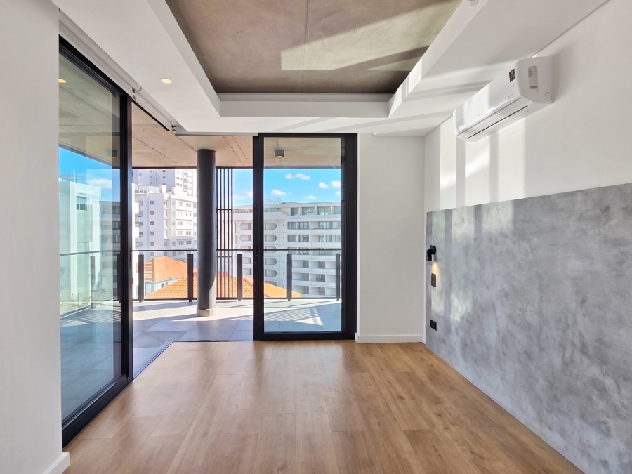 2 Bedroom Property for Sale in Sea Point Western Cape
